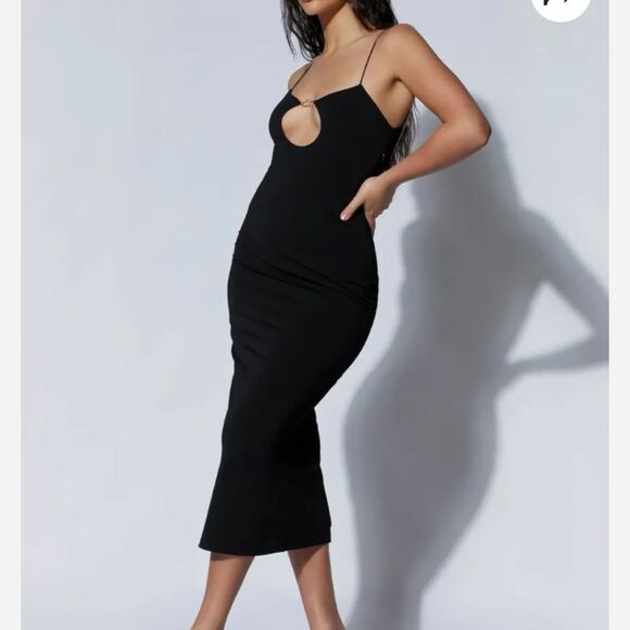 Meshki Ariya Hardware Solid Black Keyhole Midi Dress - Picture 4 of 12